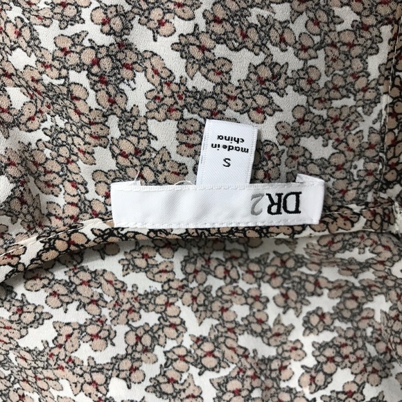 DR2 women’s multi-color Tee sz small - Picture 4 of 4